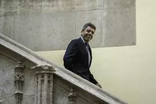 Mazón, sobre el acto de Camps: "Me parecería irresponsable hablar ahora de asuntos internos"