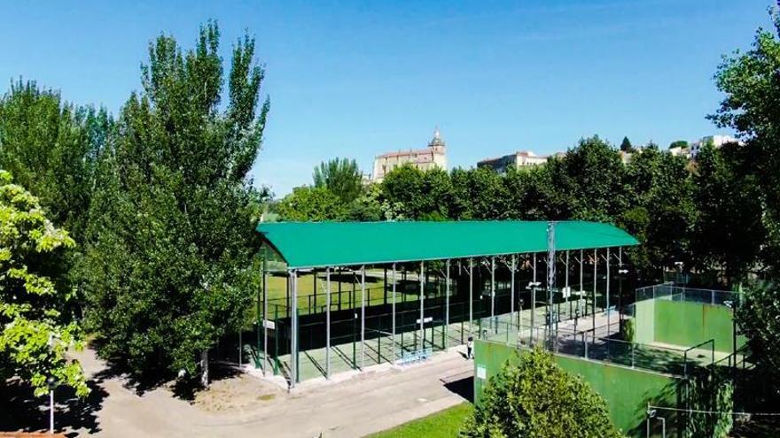 La escuela de pádel de Coria pone en marcha el Campus de Verano