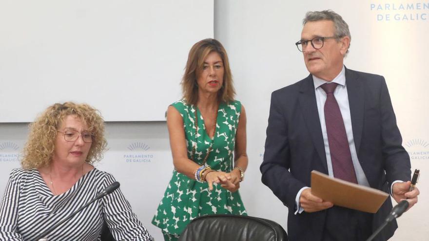 El conselleiro maior de Contas, Juan Carlos Aladro, en una comisión parlamentaria. | Xoán Álvarez