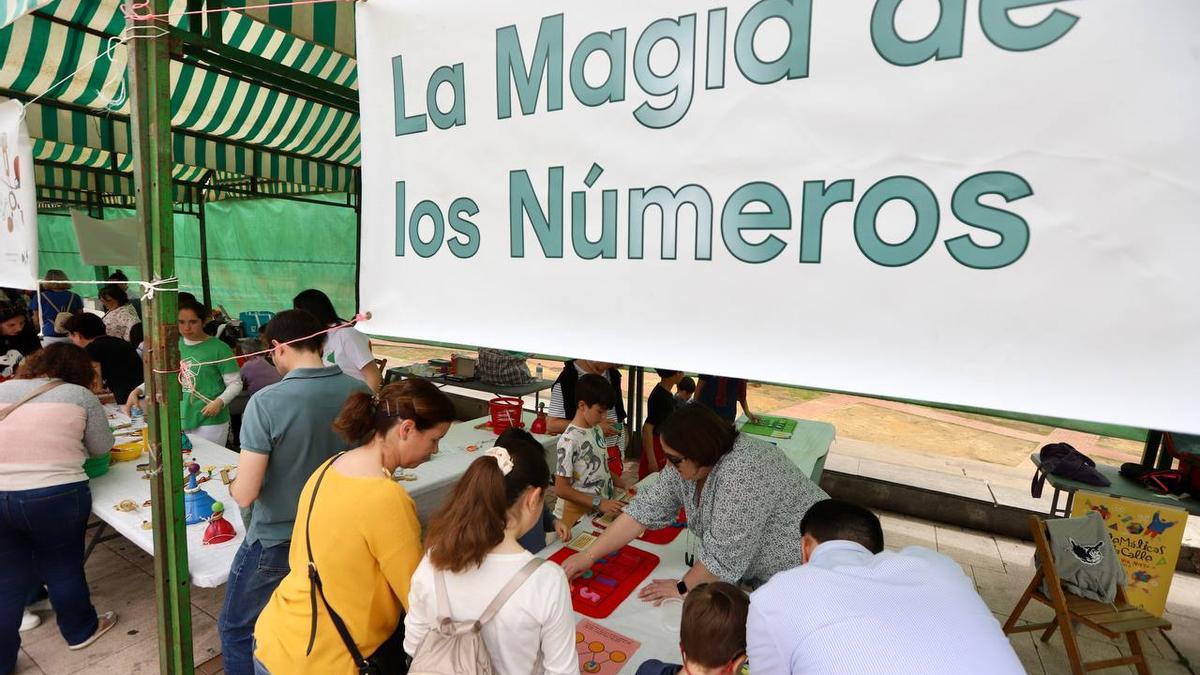 Las matemáticas salen a la calle en el Vial Norte de Córdoba