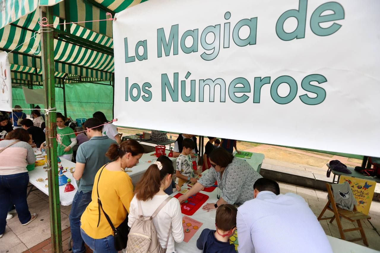 Las matemáticas salen a la calle en el Vial Norte de Córdoba