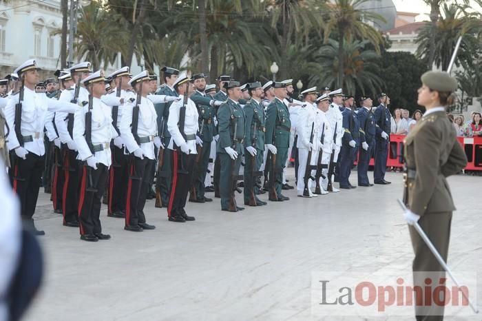 Arriado Solemne de Bandera en el puerto de Cartagena