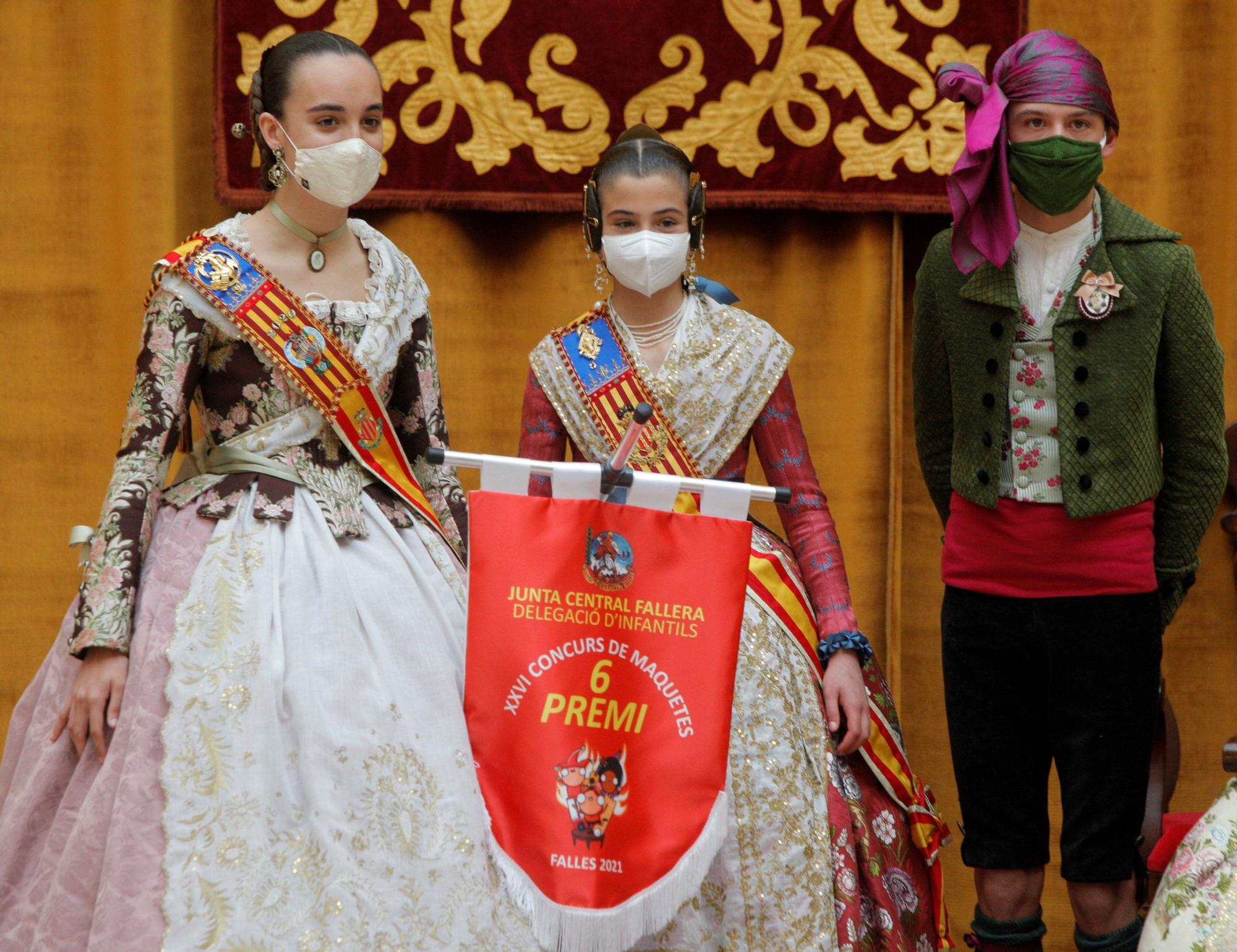 Las fallas infantiles vuelven con los "brillants", fotos y reparto de premios