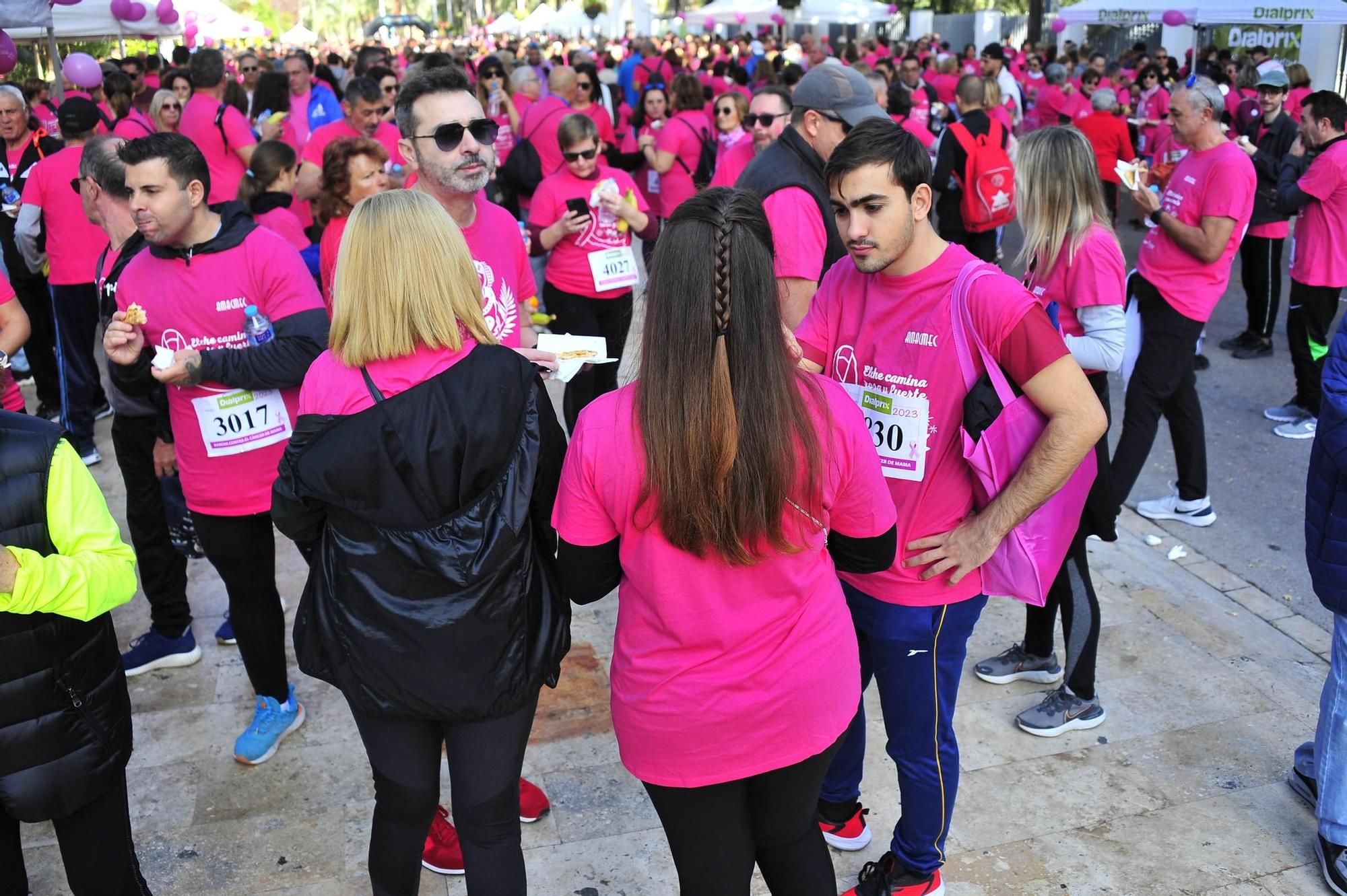 Una marea rosa imparable contra el cáncer de mama en Elche