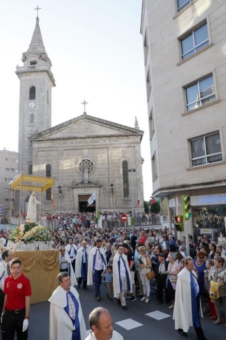 La Virgen de Fátima marcha con sus fieles en Vigo