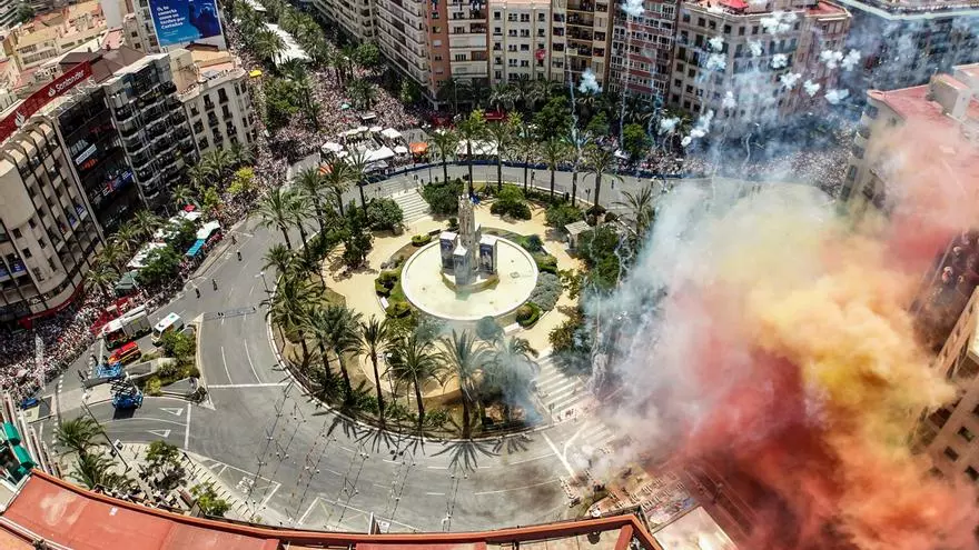 Revive la mascletà de hoy en Luceros por todo lo alto a través de nuestro dron