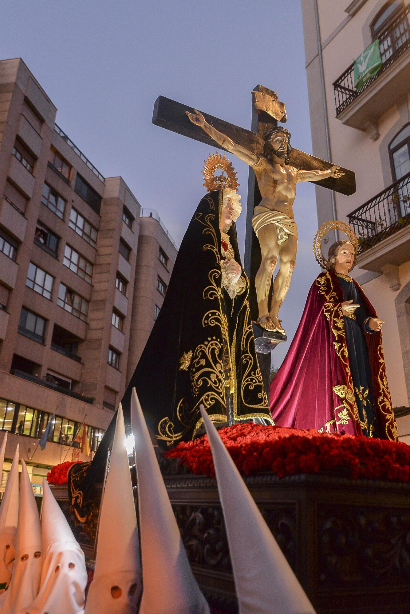 EN IMÁGENES: Los sanjuaninos protagonizan la procesión de la Tercera Palabra en Avilés