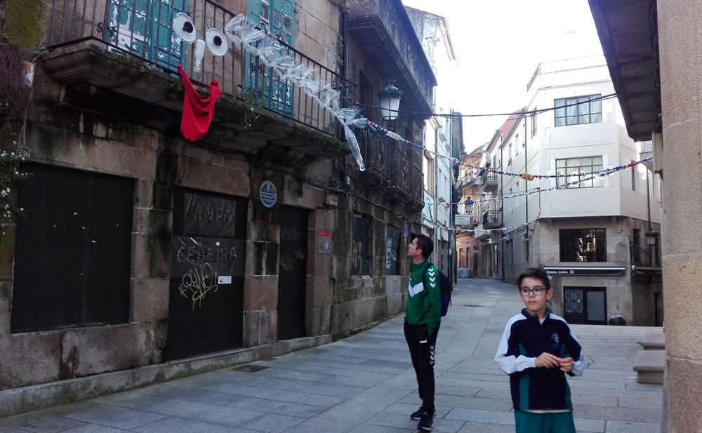 Oda a la basura en Redondela