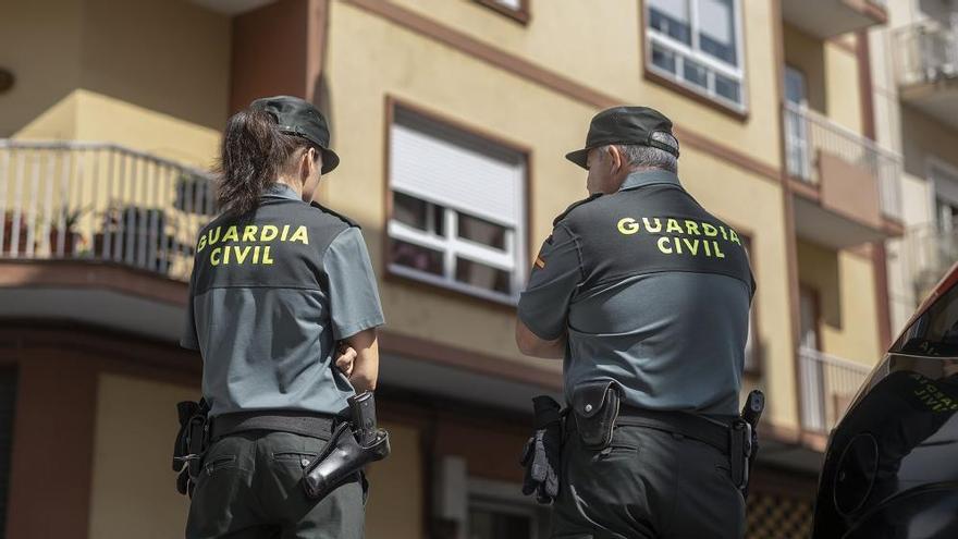 Agentes de la Guardia Civil, en una reciente operación Agentes de la Guardia Civil, en una reciente operación