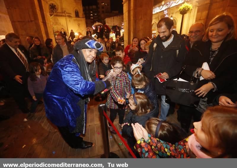 El Cartero Real recogió las ilusiones de los niños de Castellón