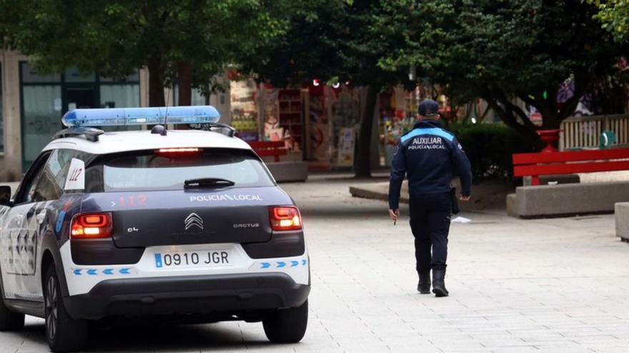 Efectivos de la Policía Local de Vilagarcía. |  Noé Parga