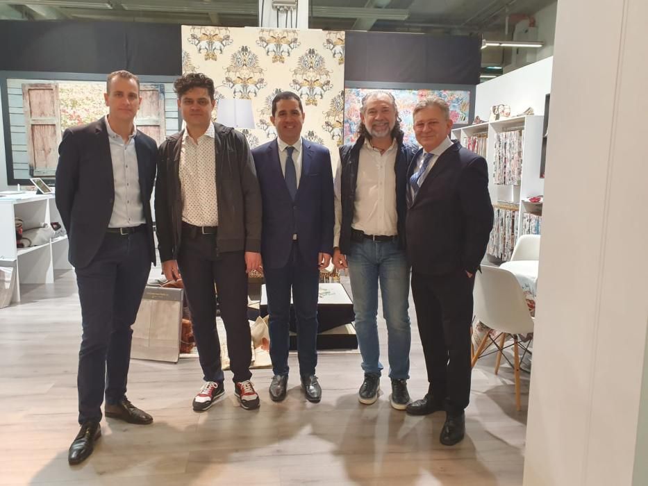 El alcalde de Alcoy visita Heimtextil