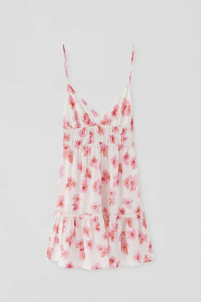 Vestido de tirantes de flores de Pull & Bear
