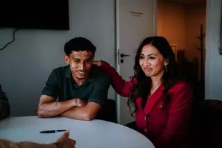 La historia del 2026: de sobrevivir a la tragedia de Crans-Montana a firmar su primer contrato profesional