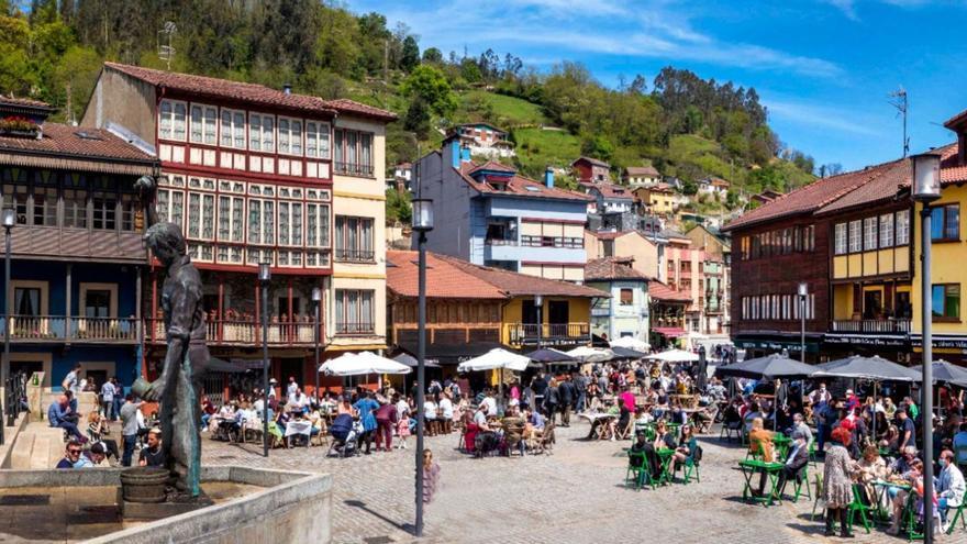 Veinte años de bloqueo urbanístico llevan al límite la situación del barrio de Requejo, en Mieres