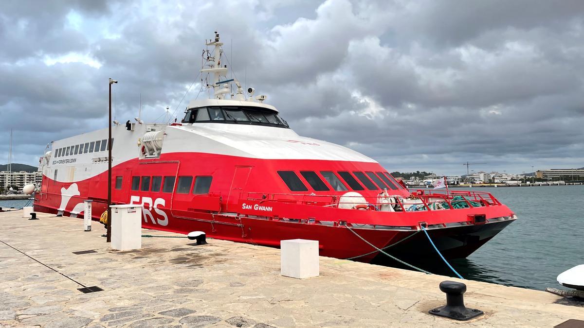 Die FRS-Fähre &quot;San Gwann&quot; am Mittwochmorgen (1.9.) im Hafen von Ibiza.