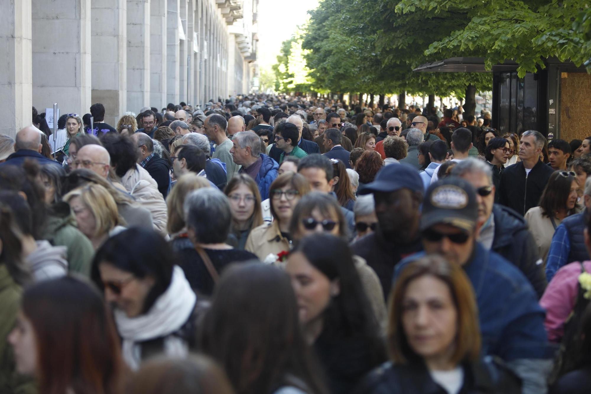 En imágenes | Multitudinario Día del Libro en el centro de Zaragoza