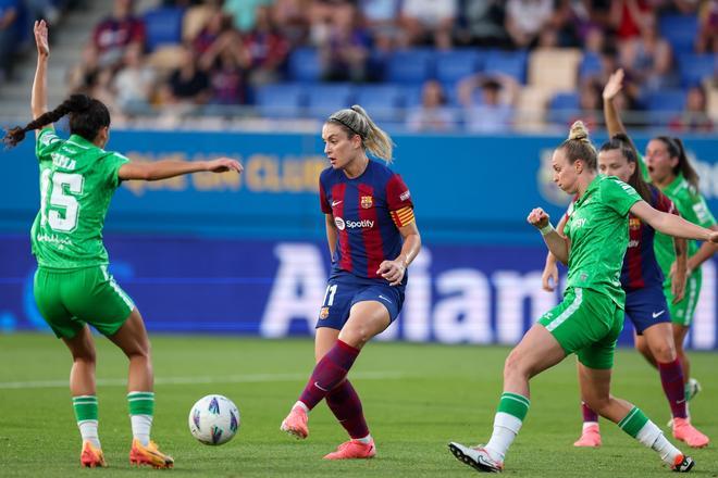 Liga F: FC Barcelona - Betis, el partido de despedida de Sandra Paños, Mariona Caldentey y Jonatan Giráldez, en imágenes