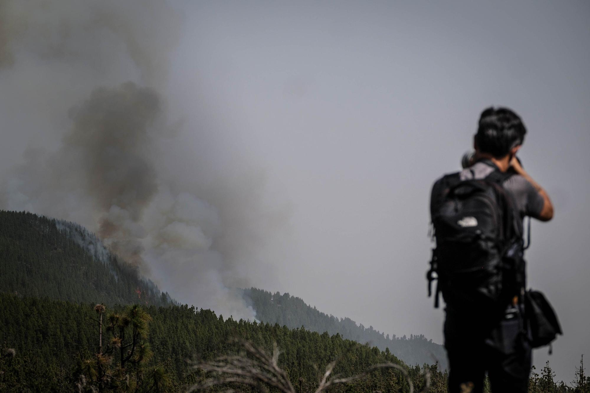 El incendio declarado en Los Realejos el pasado jueves afecta ya a cuatro municipios