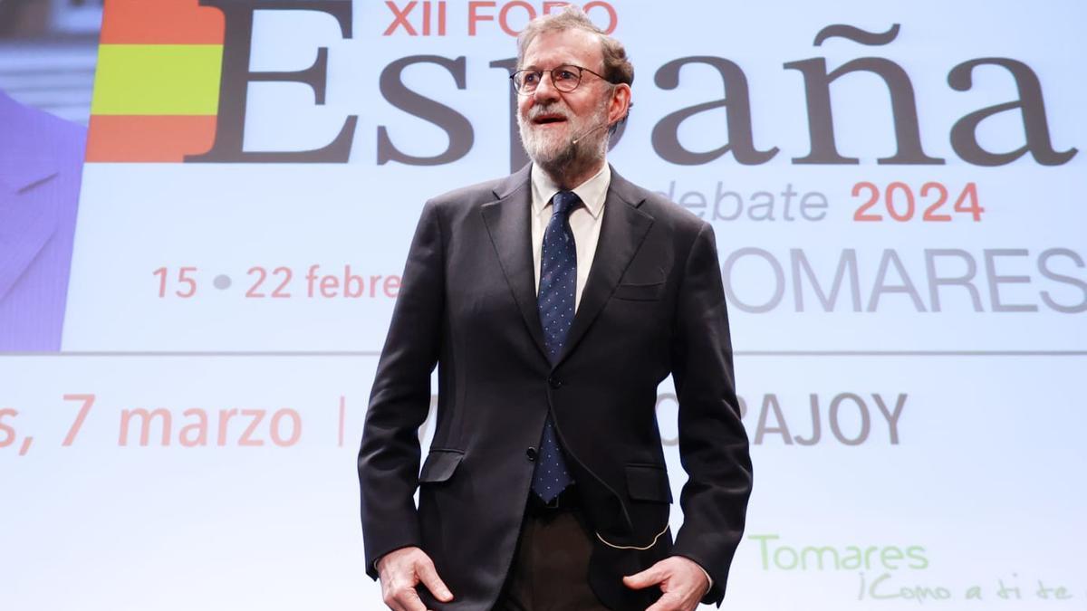 El expresidente del Gobierno y del PP Mariano Rajoy, este jueves en Tomares (Sevilla)