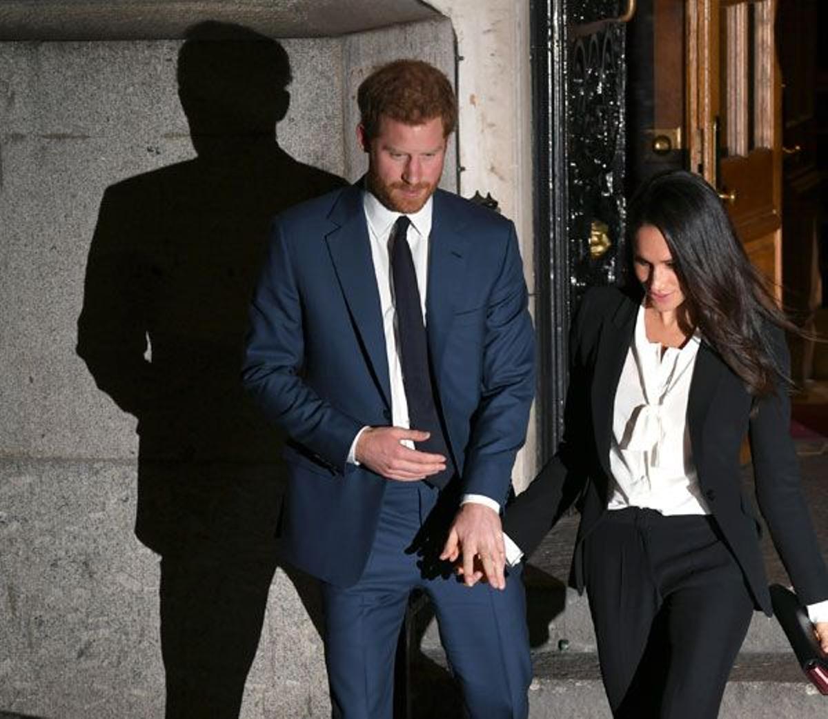 Meghan Markle con traje de chaqueta de Alexander McQueen en Londres