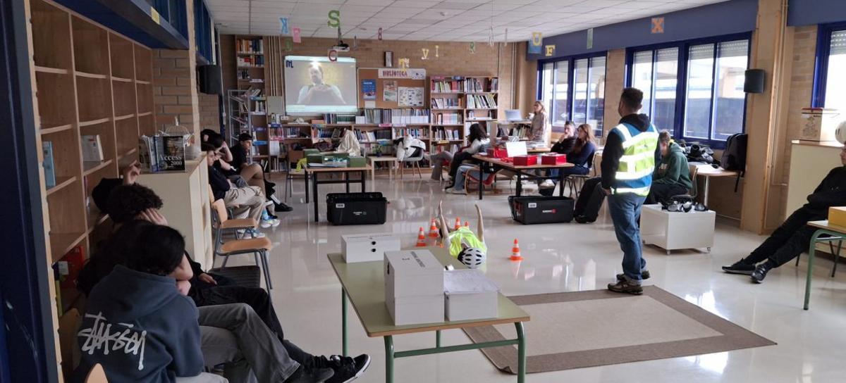 «Escape room» sobre seguridad  vial en el IES Mestre Landín | FDV