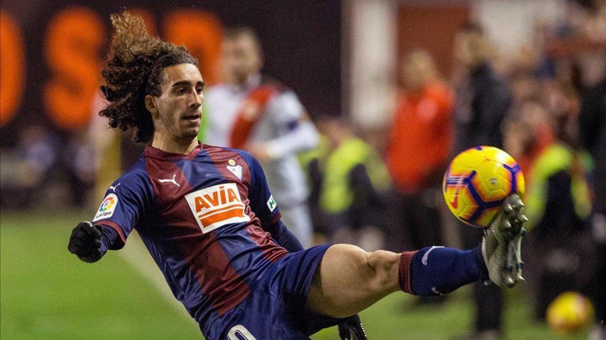 Cucurella en un partido frente al Rayo Vallecano