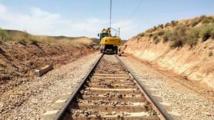 Las tormentas dejan a los trenes de mercancías con una única vía abierta entre Zaragoza y el Mediterráneo