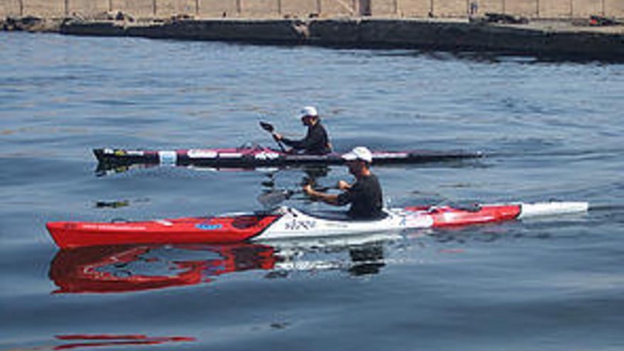 Dos murcianos van en kayak de Palma a Roma