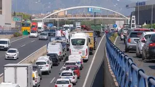 Un accidente por alcance en la Vía de Cintura de Palma provoca un monumental atasco de más de una hora de duración