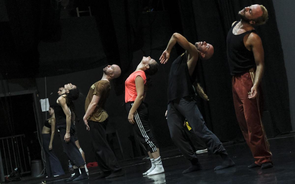 Ensayo del espectáculo 'Canarii, País adentro'