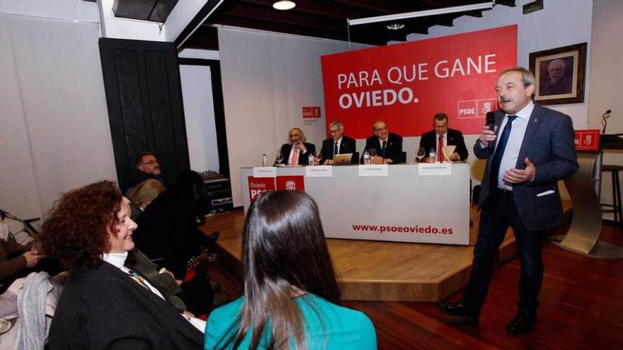 Los aspirantes al Rectorado debaten en la sede del PSOE