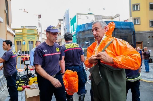 Efectivos de los Bomberos de Las Palmas de Gran ...