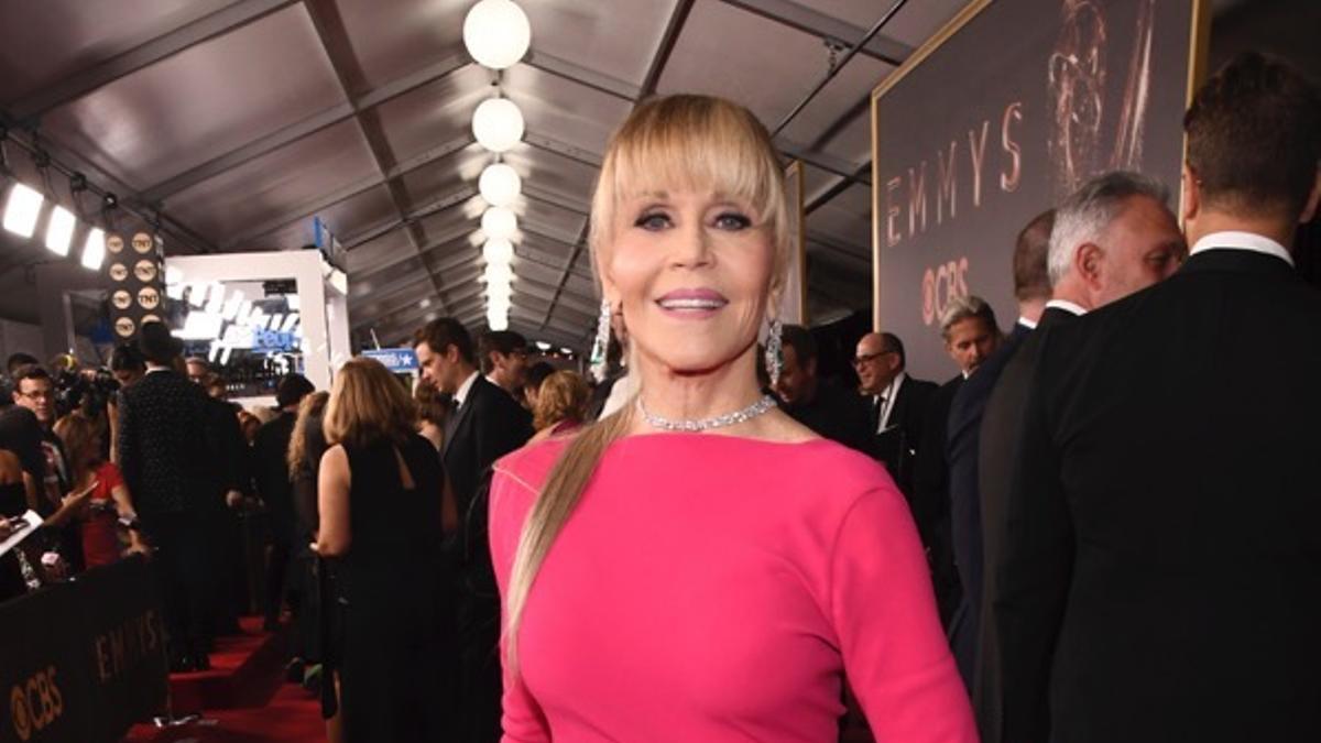 Jane Fonda triunfa en la alfombra roja de los Emmys
