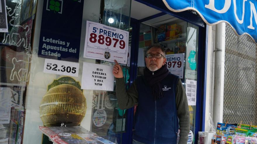 El quinto premio que viaja junto a la estación de autobuses de Zamora: &quot;Me estreno en la Lotería de Navidad&quot;