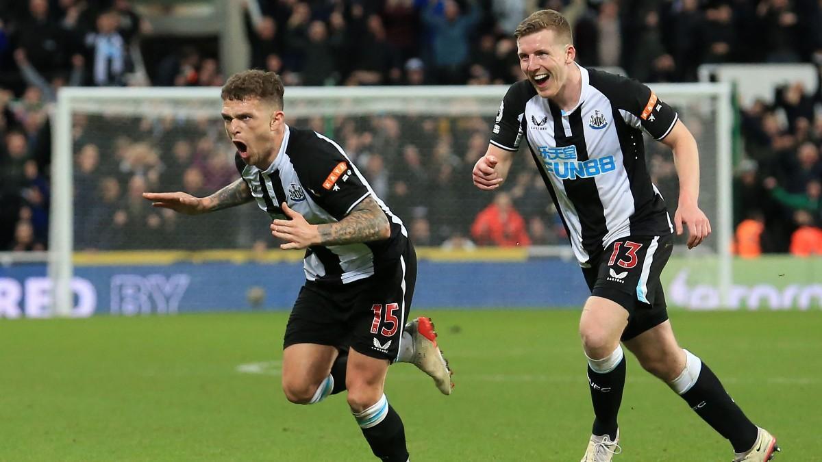 Trippier celebra el 3-1 con el Newcastle