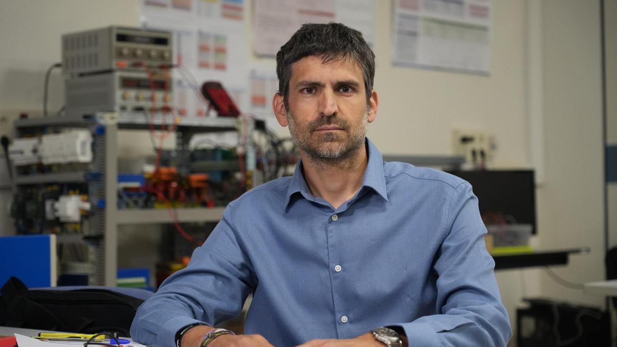 Néstor Aparicio, profesor de la UJI, habla sobre el apagón histórico.