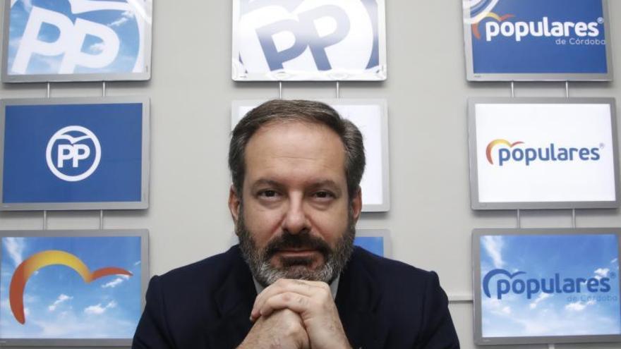 El presidente del PP de Córdoba, Adoldo Molina, en la sede del partido.