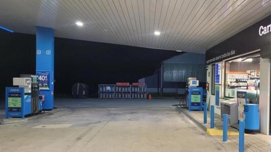 Un encapuchado asalta de madrugada la gasolinera de Gévora en Badajoz y huye con dinero en efectivo