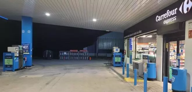 Un encapuchado asalta de madrugada la gasolinera de Gévora en Badajoz y huye con dinero en efectivo