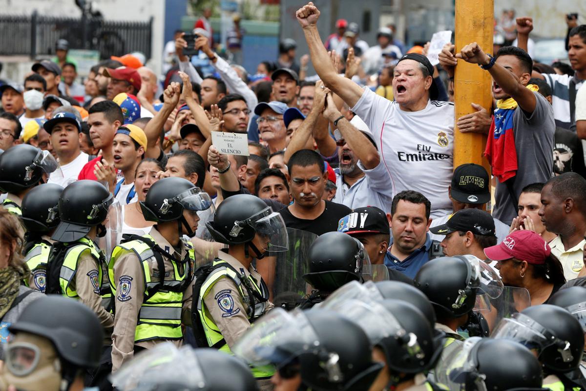 La oposición venezolana sale a la calle para reclamar el referéndum ...
