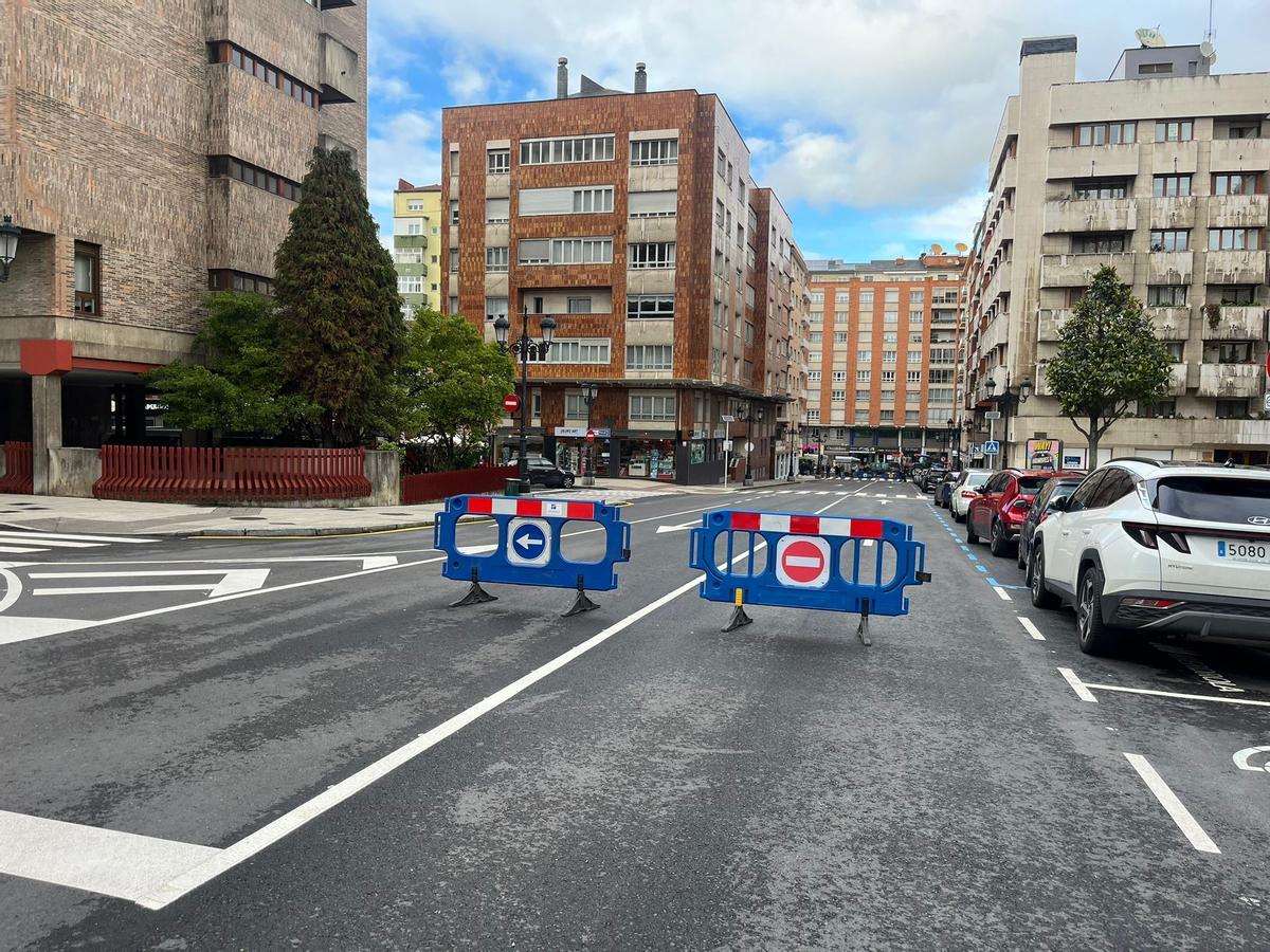 Cortes en la calle Charles Darwin.