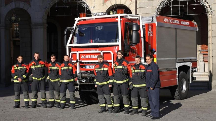 Los bomberos de Zamora estrenan camión autobomba