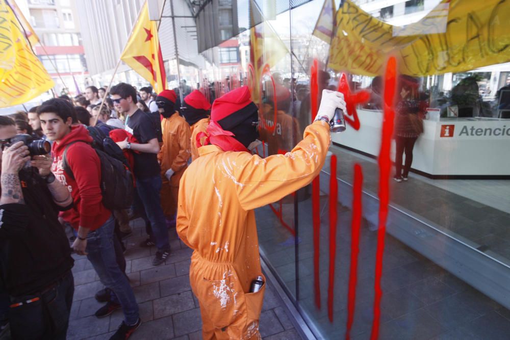 Vaga d'estudiants per demanar la rebaixa de les taxes a Girona