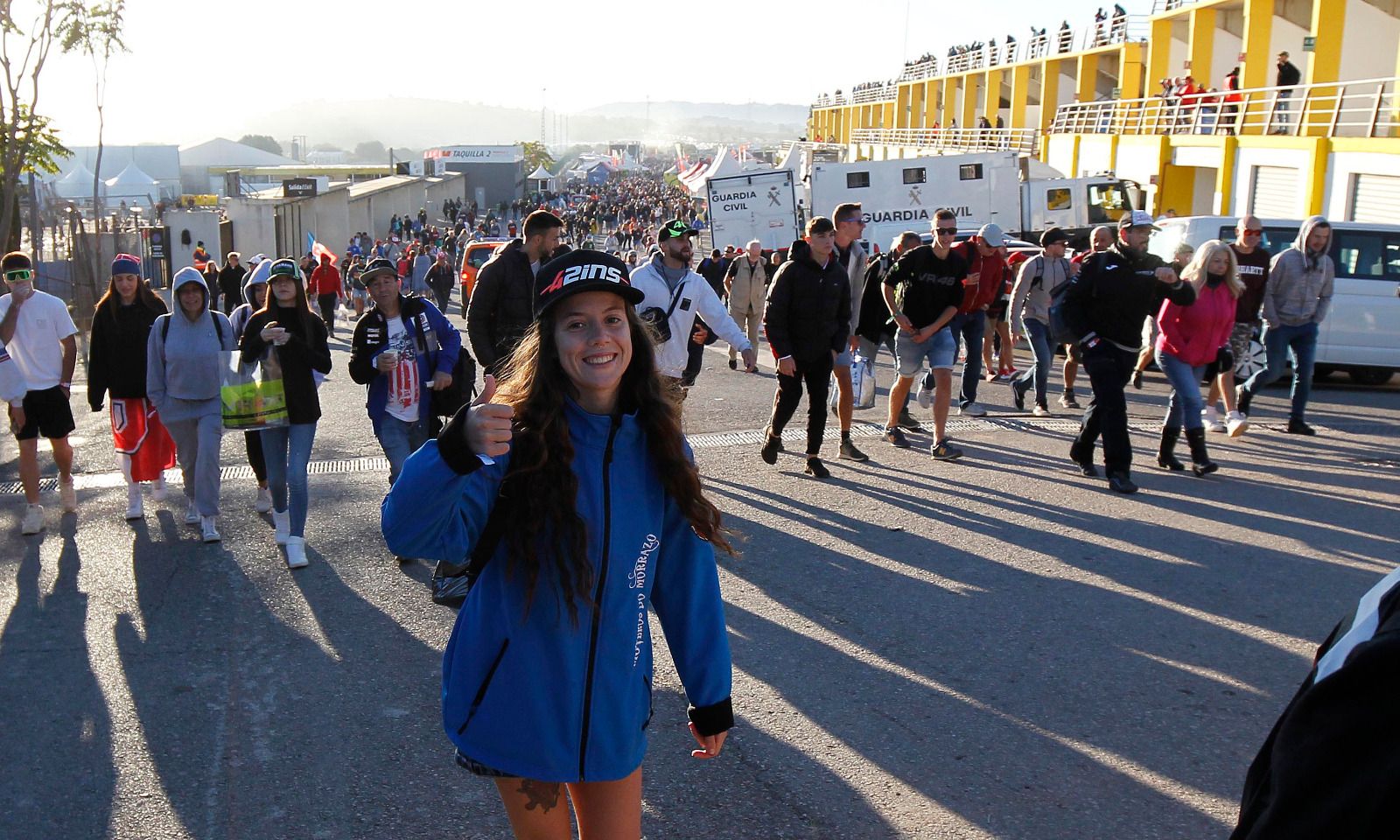 Ambiente en Cheste con las carreras de Moto2 y Moto3