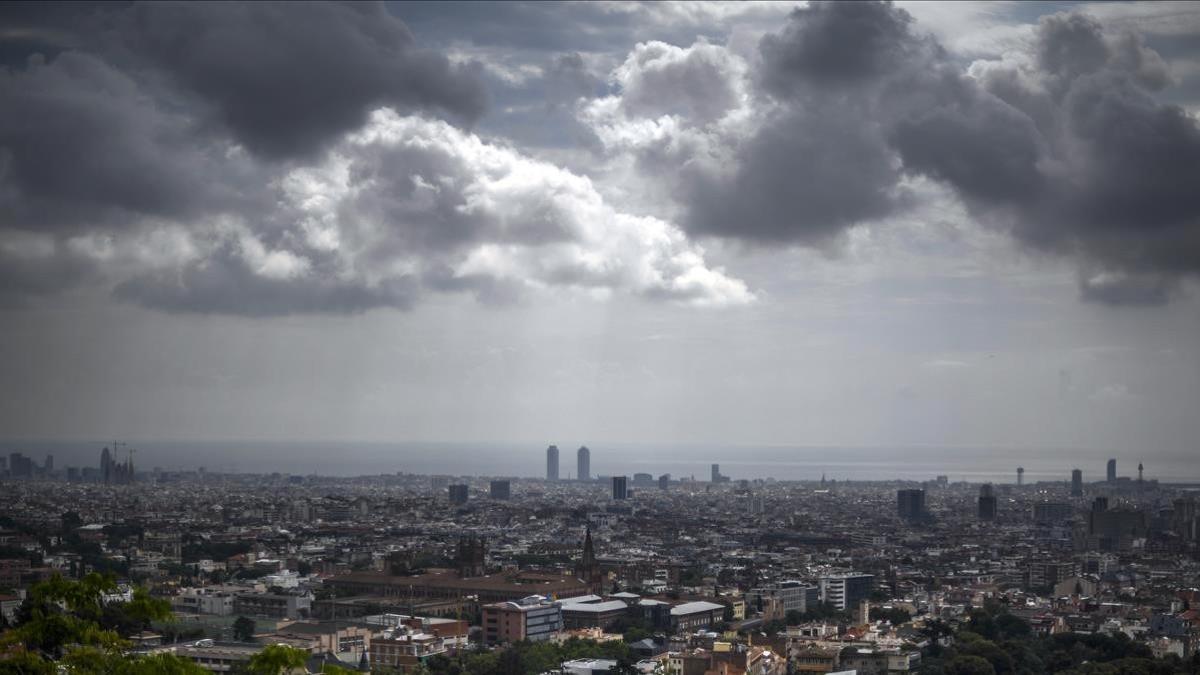 Cielo cubierto sobre Barcelona, justo poco antes de que empezara la tormenta, el 9 de agosto del 2018