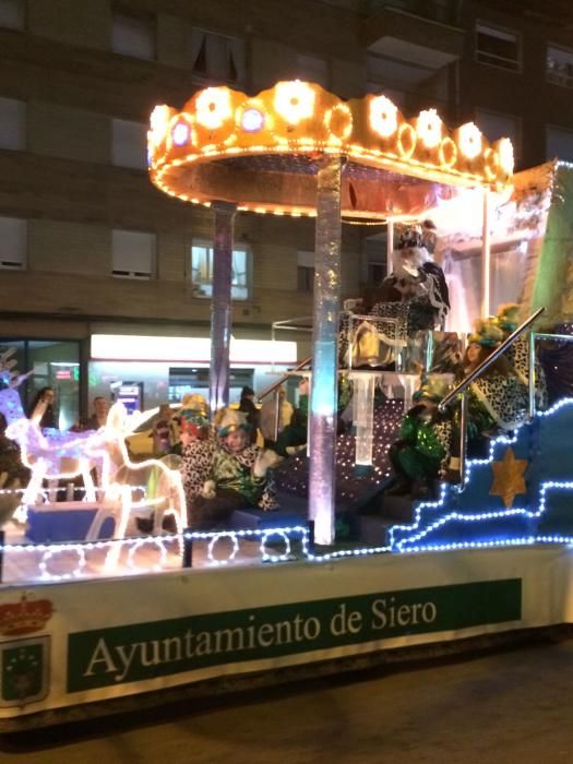 Cabalgata de los Reyes Magos en Lugones