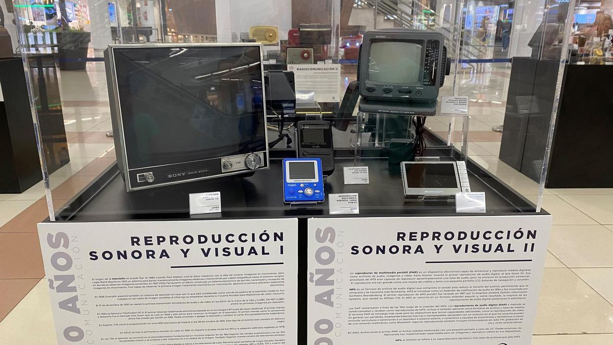 Exposición “100 Años de Comunicación”