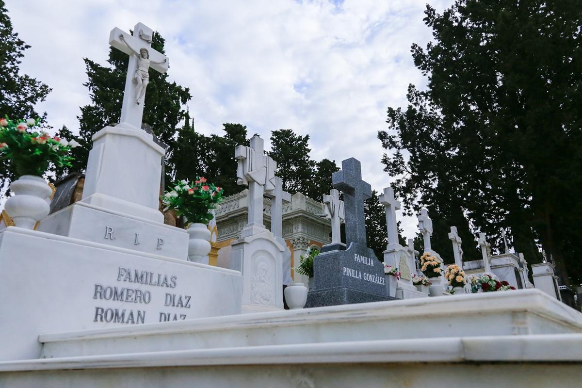 Una imagen del cementerio de la capital extremeña.