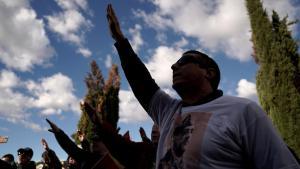 Acto en el cementerio de Mingorrubio, donde se encuentran los restos de Francisco Franco, en recuerdo del 50 aniversario de la muerte del dictador.